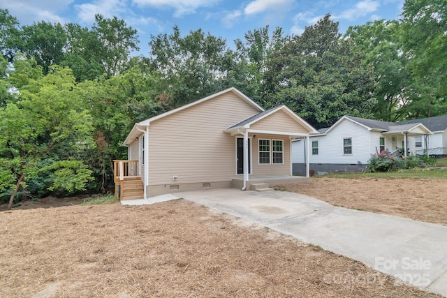 803 Evening Shade Ln, Gastonia, NC 28052 - ranch-style home with crawl space, a porch, and concrete driveway