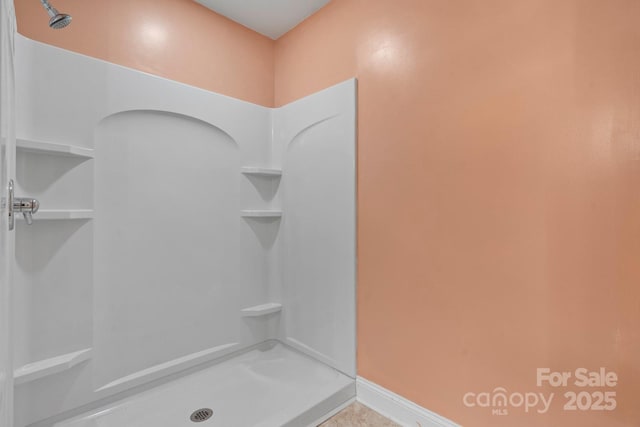 2301 Willow Creek Dr, Newton, NC 28658 - full bath featuring a shower and baseboards