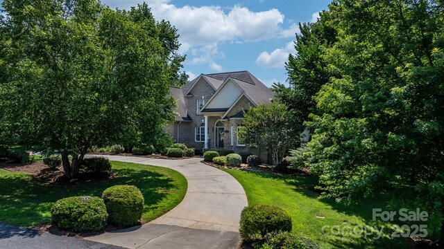 2301 Willow Creek Dr, Newton, NC 28658 - view of front facade featuring a front yard