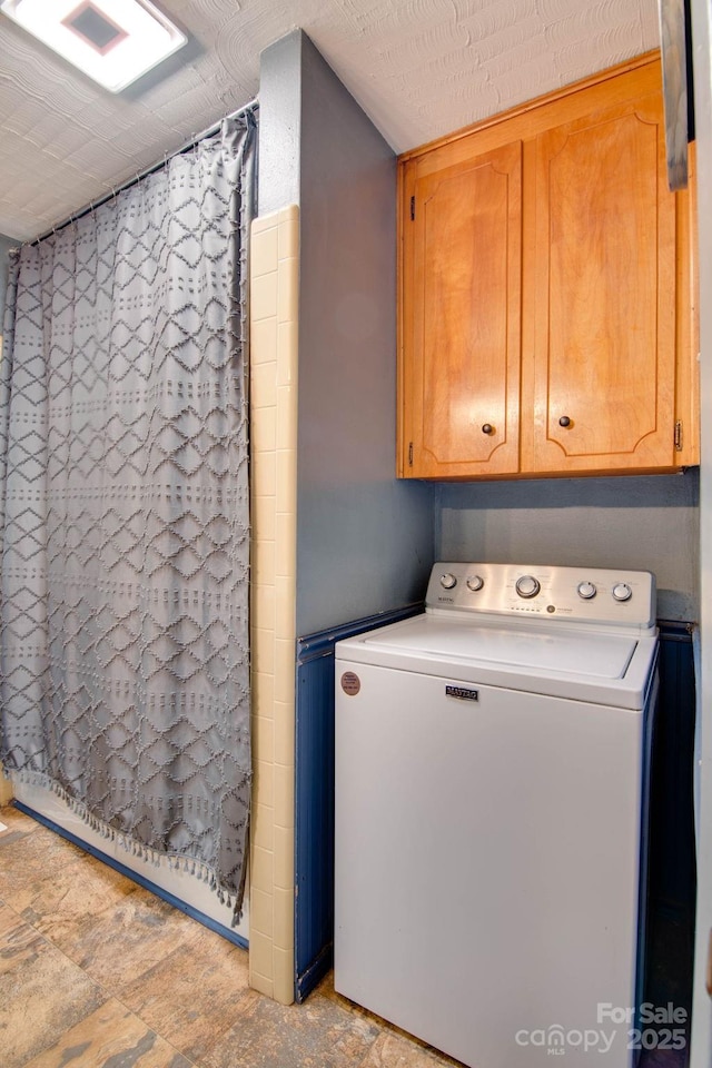 1715 Nelson Dr, Newton, NC 28658 - laundry area with washer / dryer