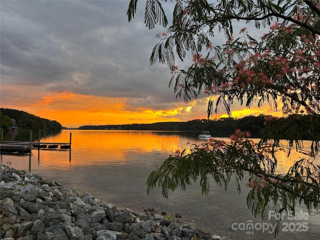 2651 E Paradise Harbor Dr, Connelly Springs, NC 28612
