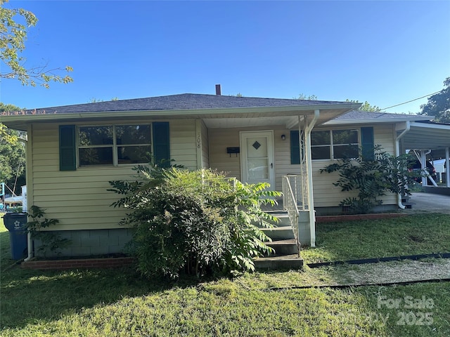 508 S Ave SW, Valdese, NC 28680 - bungalow-style house with a carport, a front yard, and roof with shingles