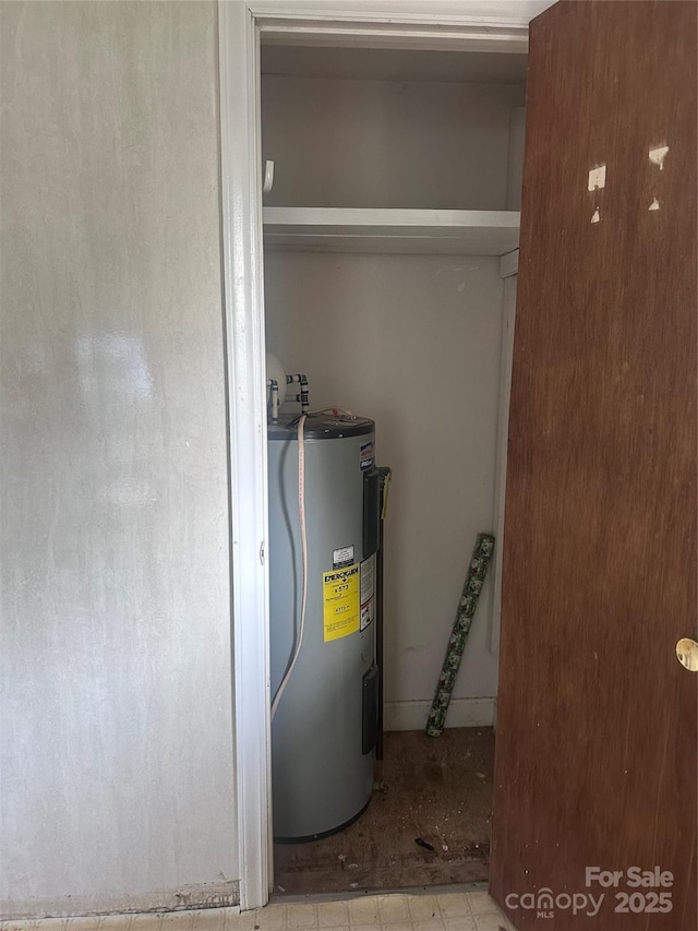508 S Ave SW, Valdese, NC 28680 - utility room featuring electric water heater