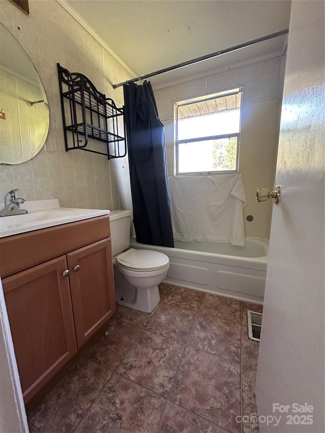 508 S Ave SW, Valdese, NC 28680 - full bath with vanity, shower / bath combination with curtain, and tile patterned floors