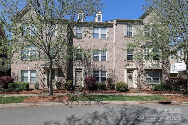 729 Naramore St, Davidson, NC 28036 - colonial inspired home with brick siding