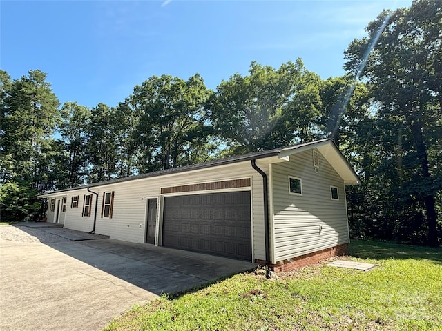 5335 NC-152 Hwy W, China Grove, NC 28023 - garage featuring driveway