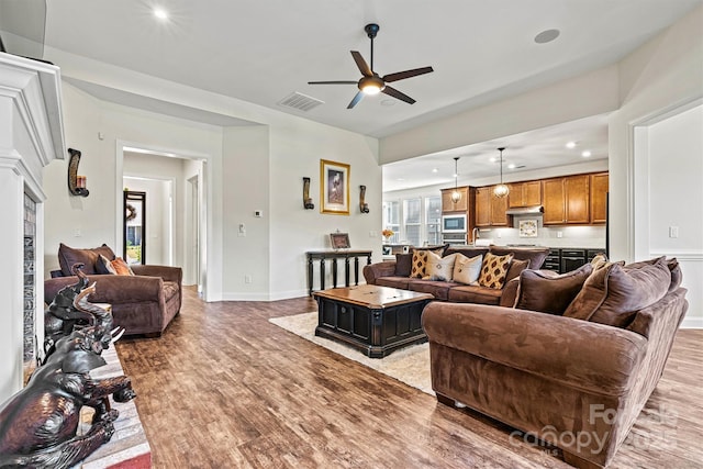 4128 Honey Locust Dr, Charlotte, NC 28215 - photo 5