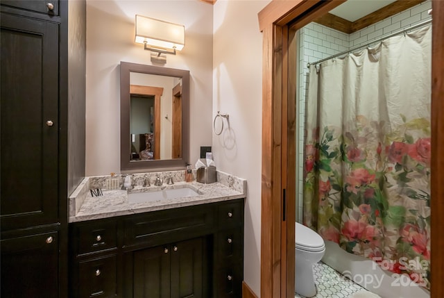 14 Clear Fork Ln, Fairview, NC 28730 - full bath featuring vanity and shower / tub combo with curtain