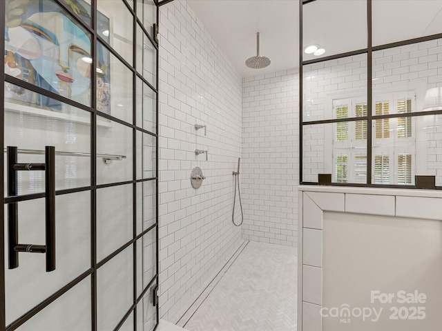 2912 Wheelock Rd, Charlotte, NC 28211 - bathroom featuring walk in shower