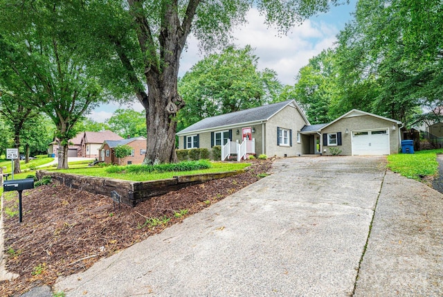 122 15th Ave NW, Hickory, NC 28601 - ranch-style house with concrete driveway and a garage