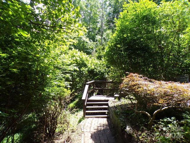 140 Beechwood Cir, Hendersonville, NC 28739 - view of yard