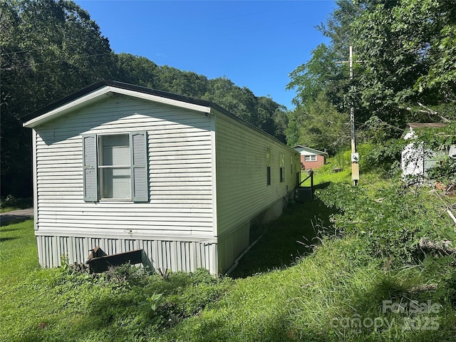 492 Chestnut Mountain Rd, Spruce Pine, NC 28777 - view of side of property