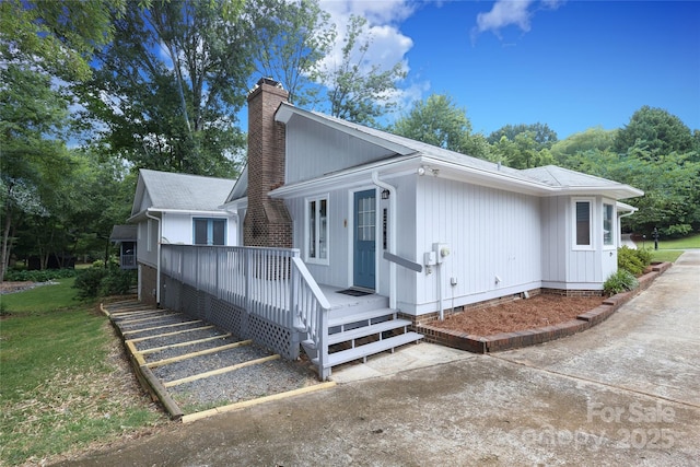 4350 Old Saybrook Ct, Charlotte, NC 28211 - view of front of house with a chimney