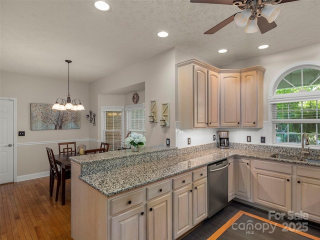 71 Dallas Dr, Hendersonville, NC 28739 - photo 12