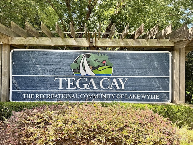 1627 Scotch Pine Ln, Tega Cay, SC 29708 - photo 47