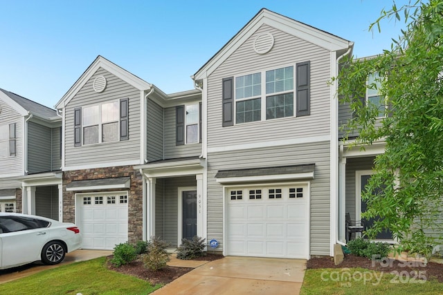 9051 Lowfalls Ln, Charlotte, NC 28216 - photo 1