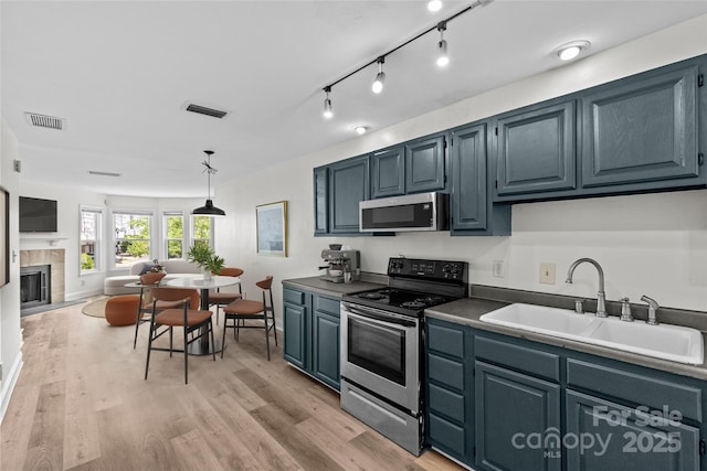 216 S Clarkson St Unit F, Charlotte, NC 28202 - photo 4