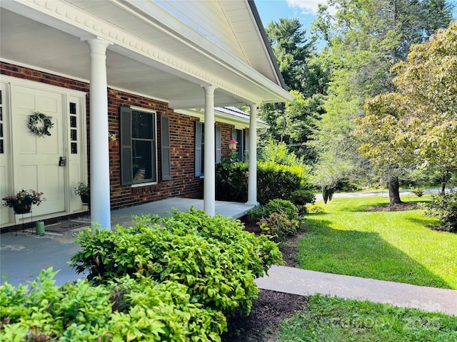328 Melody Ln, Saluda, NC 28773 - photo 2