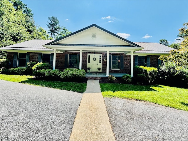 328 Melody Ln, Saluda, NC 28773 - photo 5