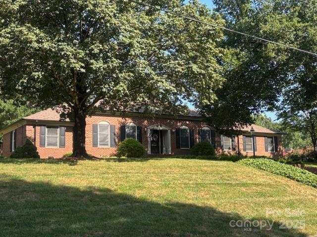 1201 Colonial Dr, Albemarle, NC 28001 - photo 1
