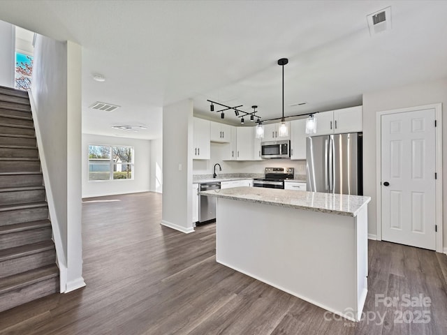 3201 Decapolis Dr, Charlotte, NC 28215 - photo 5