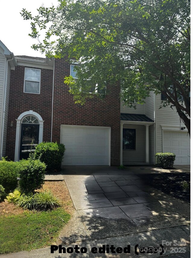 1718 Glenlea Vista Ct, Charlotte, NC 28216 - photo 1