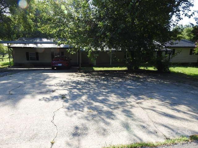 301 Meredith Dr, Trinity, NC 27370 - photo 1