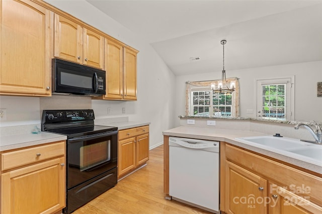13306 Flowing Brook Ct, Charlotte, NC 28273 - photo 3