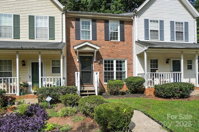 6422 Windsor Gate Ln, Charlotte, NC 28215 - photo 1