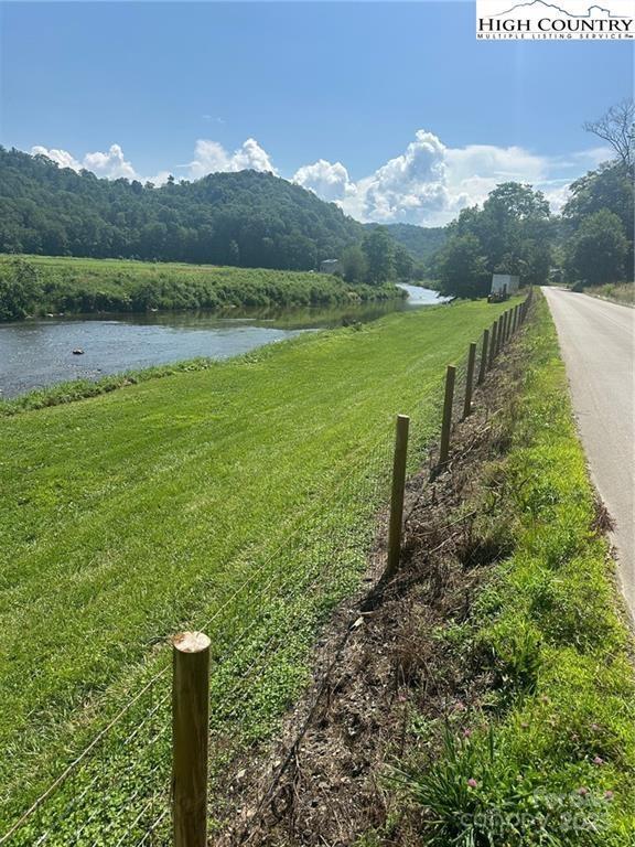 123 Railroad Grade Rd, Todd, NC 28684 - photo 3