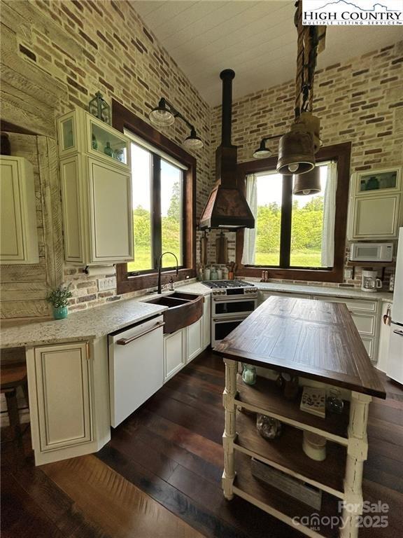 972 W Deep Ford Rd, Lansing, NC 28643 - photo 15