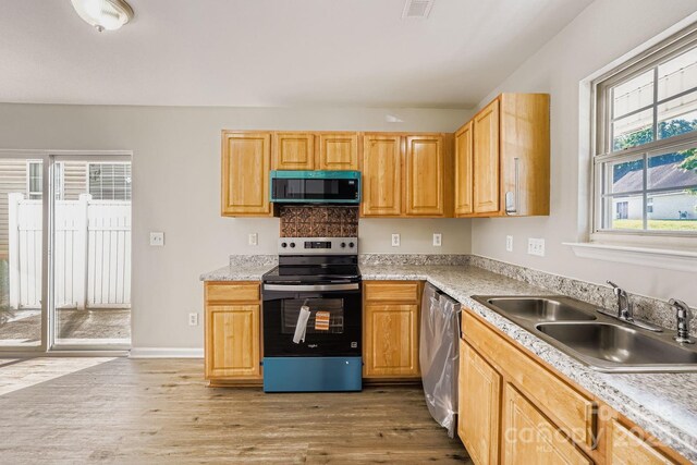 3703 Silver Ore Ln, Charlotte, NC 28216 - photo 4