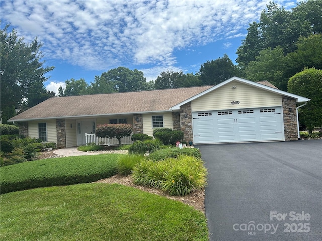 32 Stone House Rd, Hendersonville, NC 28739 - photo 1