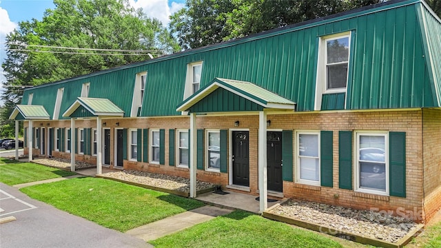 310 W Catawba Ave, Mount Holly, NC 28120 - photo 3