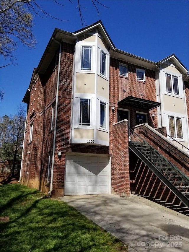 1105 Kurt Ct, Charlotte, NC 28209 - photo 1