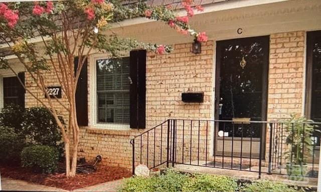 2227 Rexford Rd, Charlotte, NC 28211 - photo 1