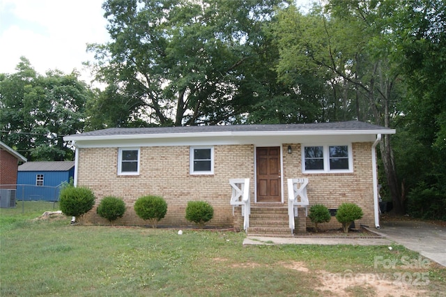 513 E Holly St, Dallas, NC 28034 - photo 1