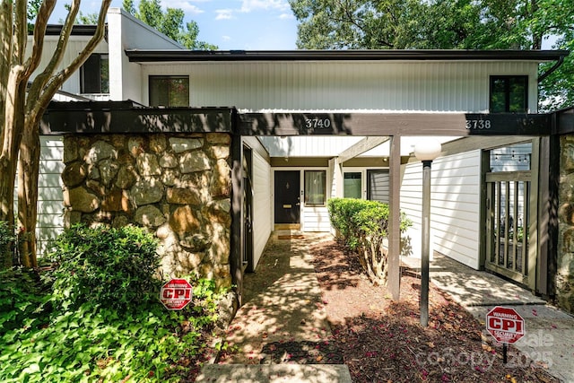 3740 Winding Creek Ln, Charlotte, NC 28226 - photo 1