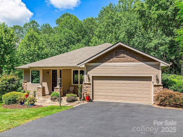 547 Pinnacle Peak Ln, Flat Rock, NC 28731 - photo 3