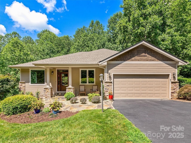 547 Pinnacle Peak Ln, Flat Rock, NC 28731 - photo 1