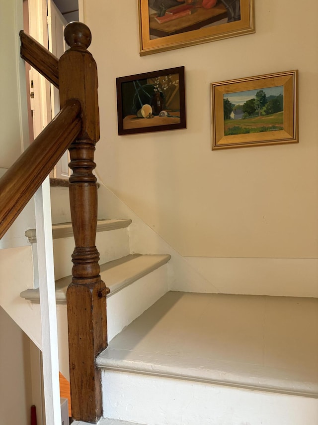 24 Glidden St, Waldoboro, ME 04572 - view of stairway