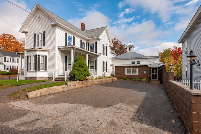 view of front of property