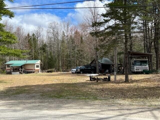 64 Main Rd, Burlington, ME 04417