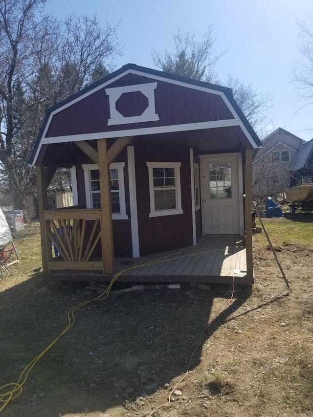 view of outdoor structure