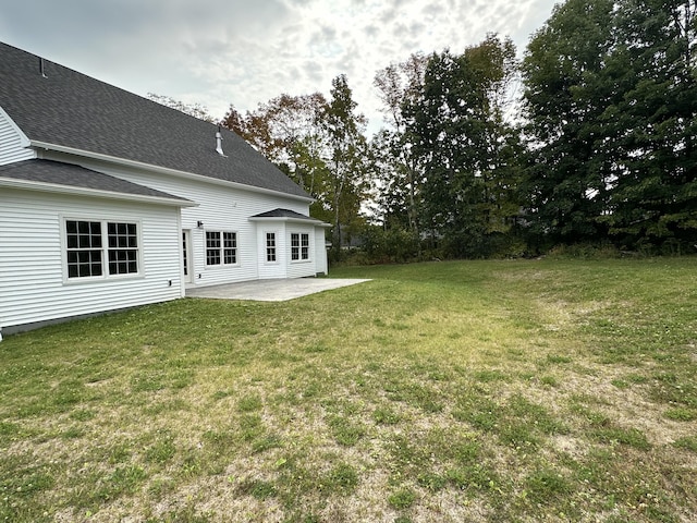 view of yard with a patio