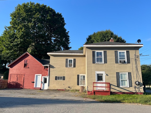 view of front of property