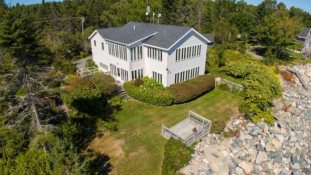 bird's eye view with a view of trees