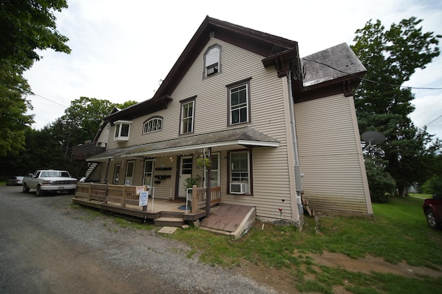 view of front facade with covered porch