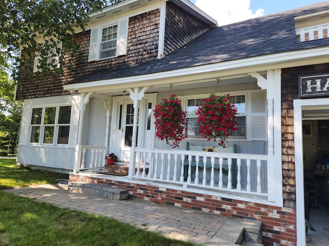 view of front of house with covered porch