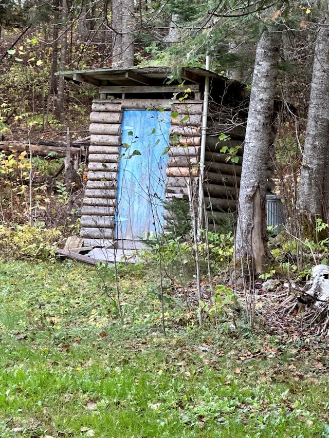 view of outdoor structure